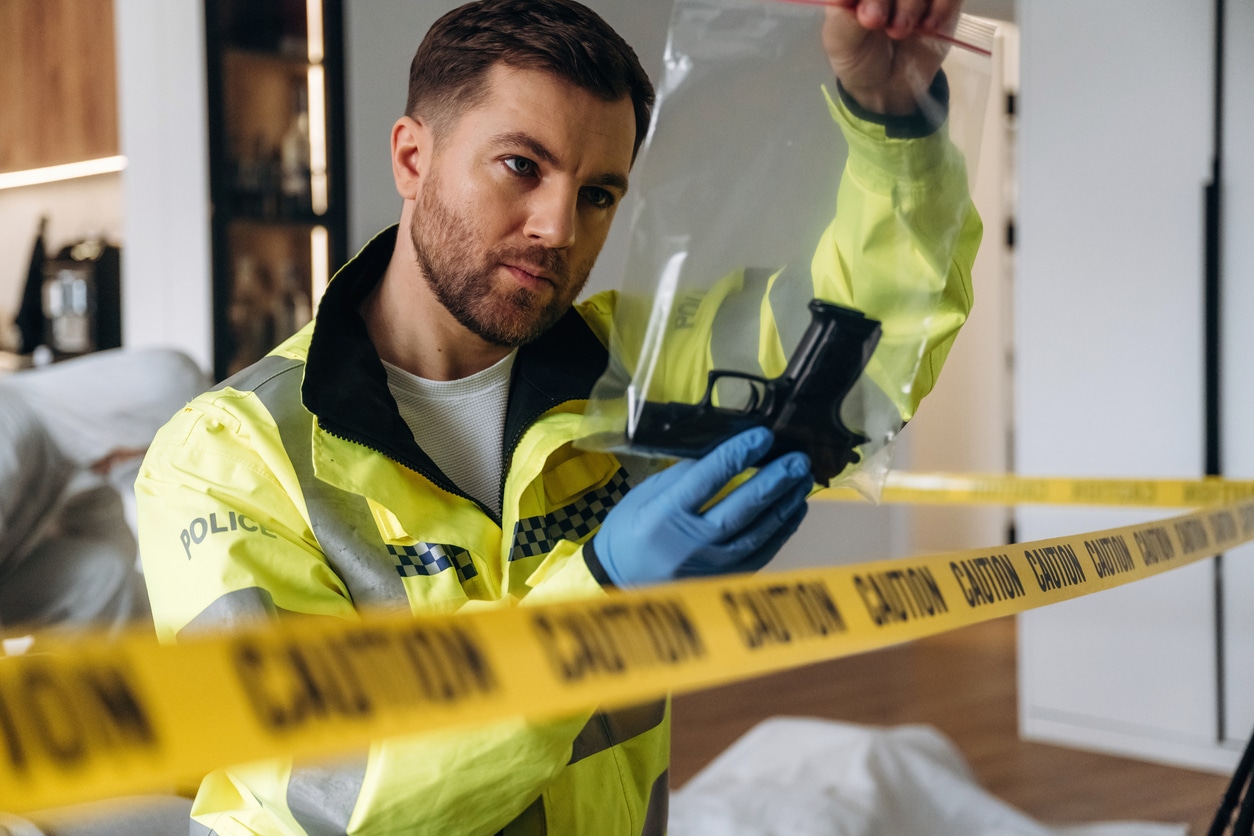 federal-drug-crimes 2 Detective at a crime scene illustrating a Louisiana federal drug case